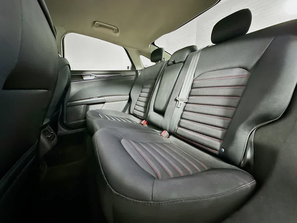 Thumbnail: 2014 Ford Fusion - 14