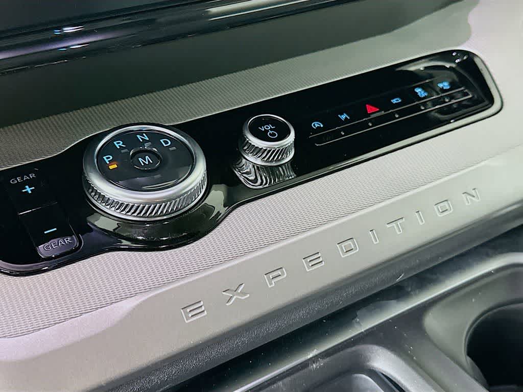 Thumbnail: 2026 Ford Expedition - 17