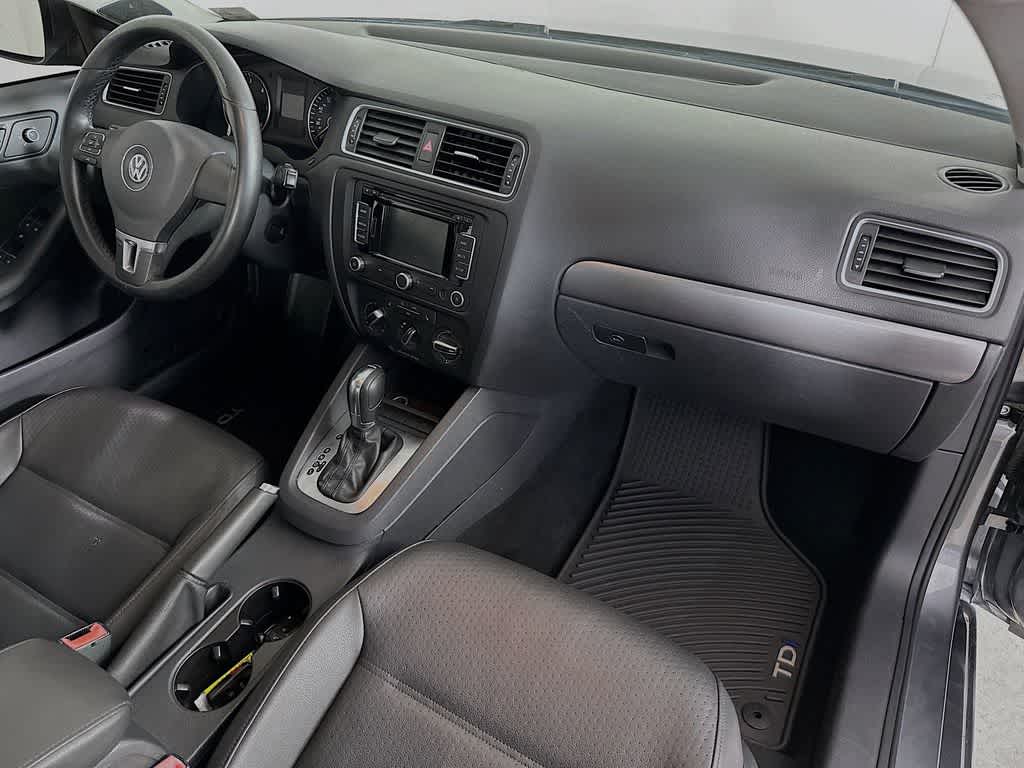 Thumbnail: 2014 Volkswagen Jetta - 32