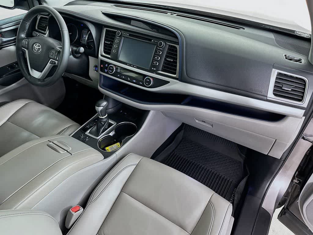 Thumbnail: 2019 Toyota Highlander - 33