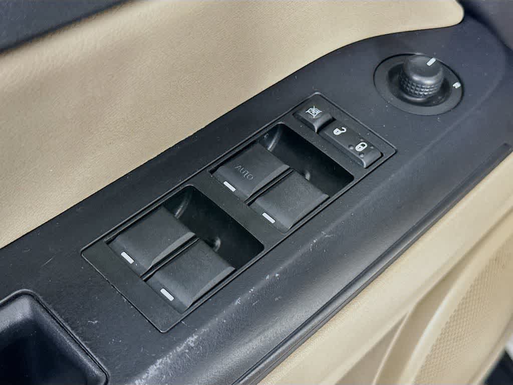 Thumbnail: 2014 Jeep Patriot - 26