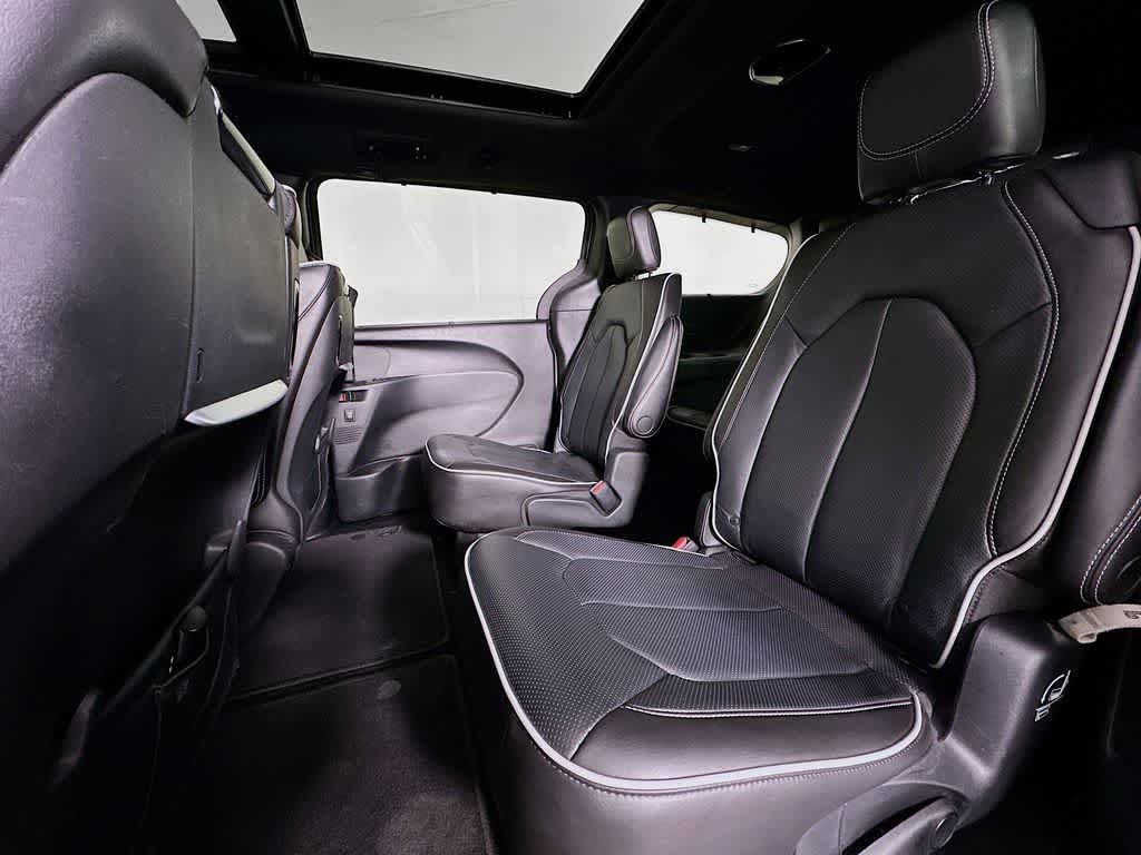 Thumbnail: 2022 Chrysler Pacifica - 14