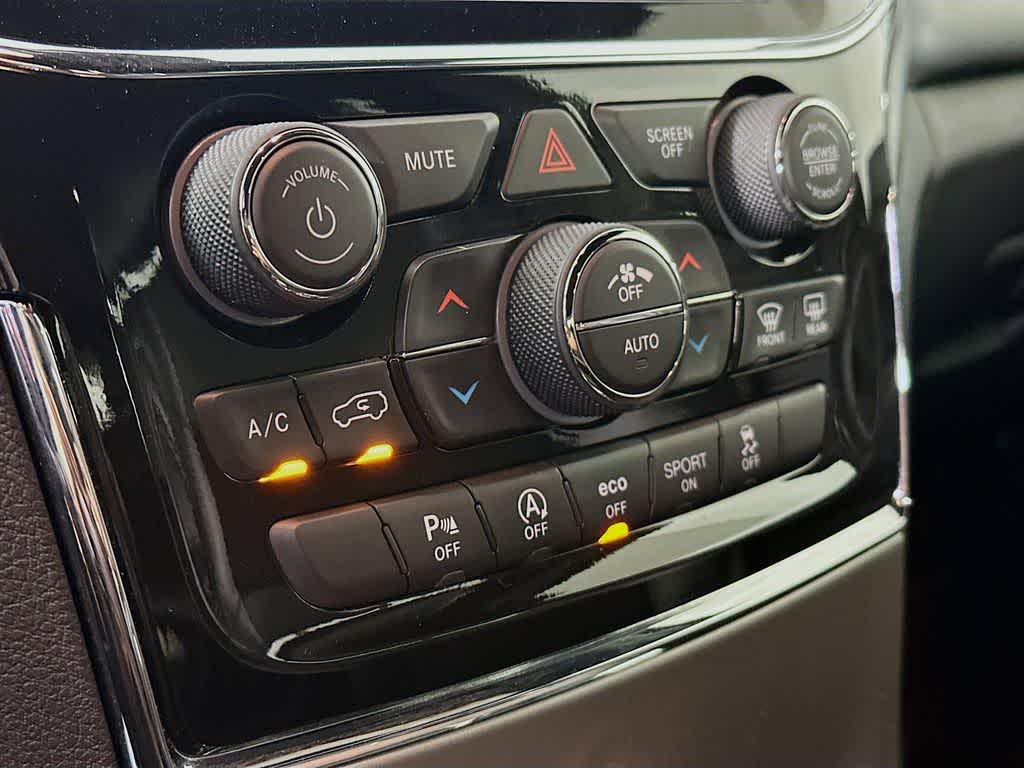 Thumbnail: 2021 Jeep Grand Cherokee - 18