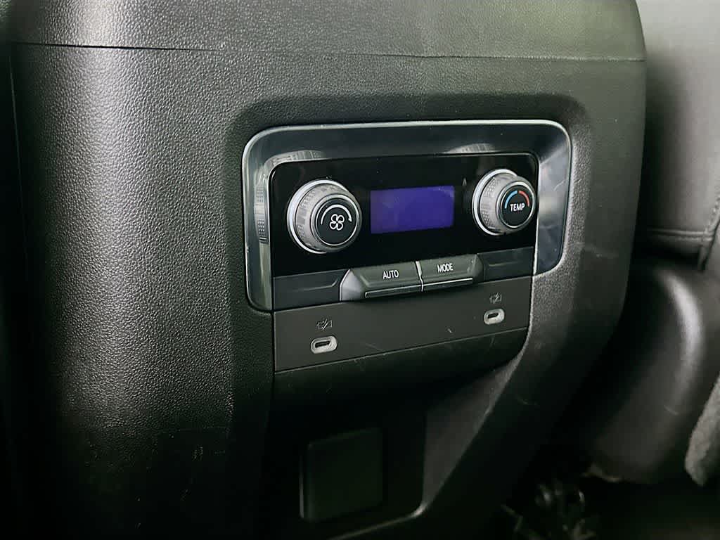 2023 Chevrolet Suburban LT 13