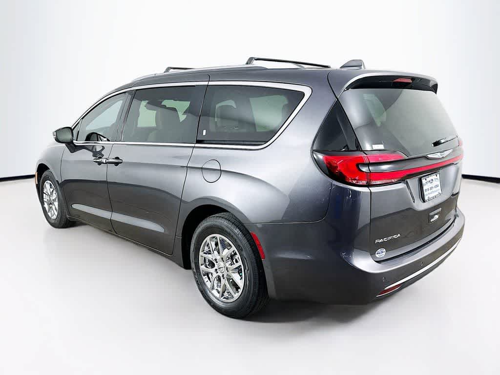 2021 Chrysler Pacifica Touring L 4