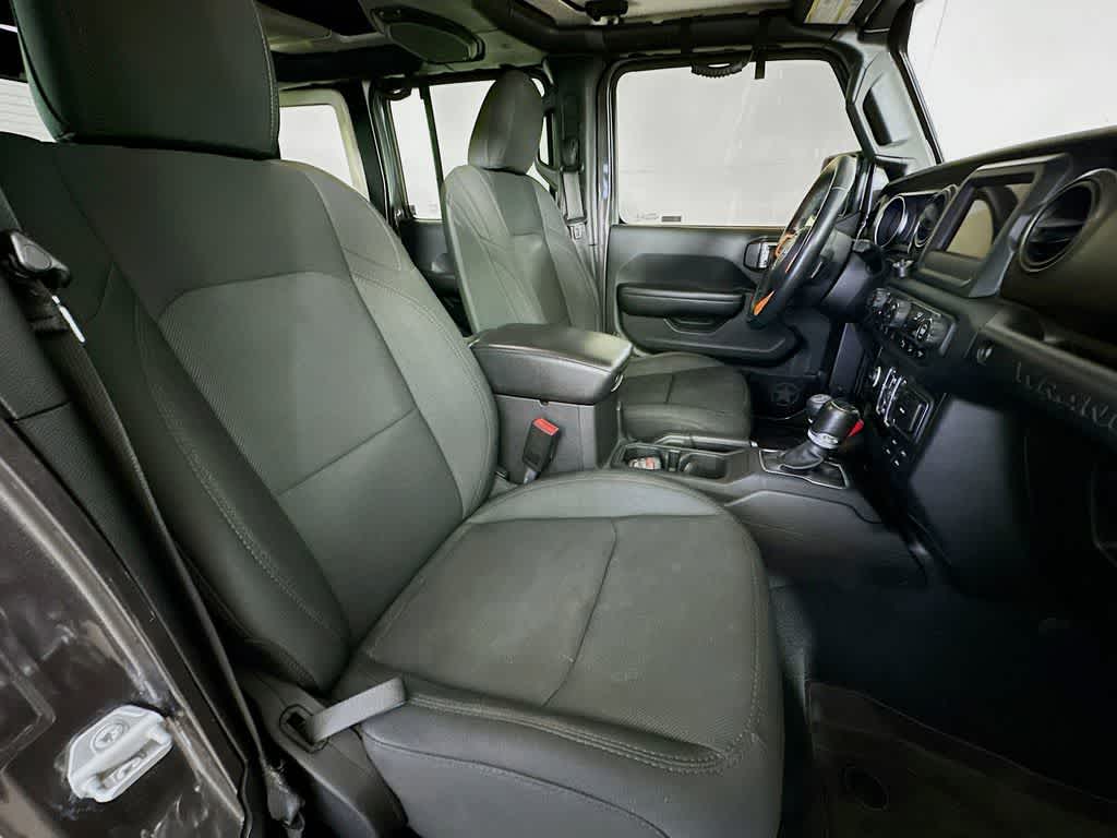 Thumbnail: 2019 Jeep Wrangler - 15