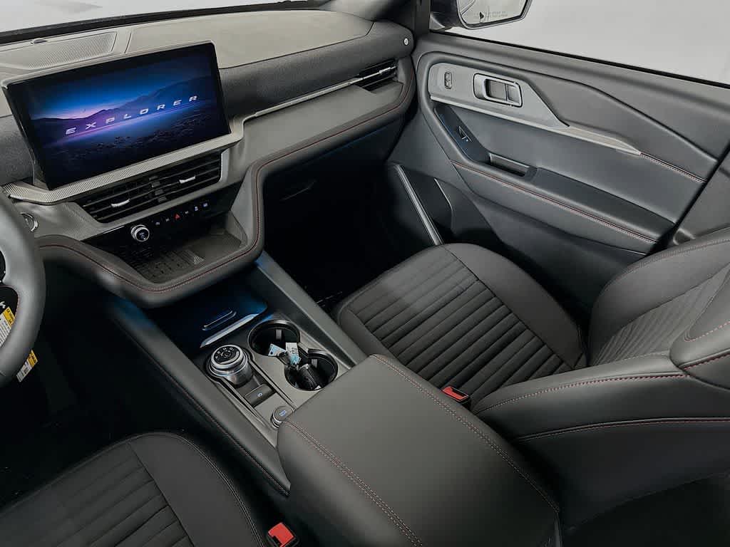 2025 Ford Explorer ST-Line 11