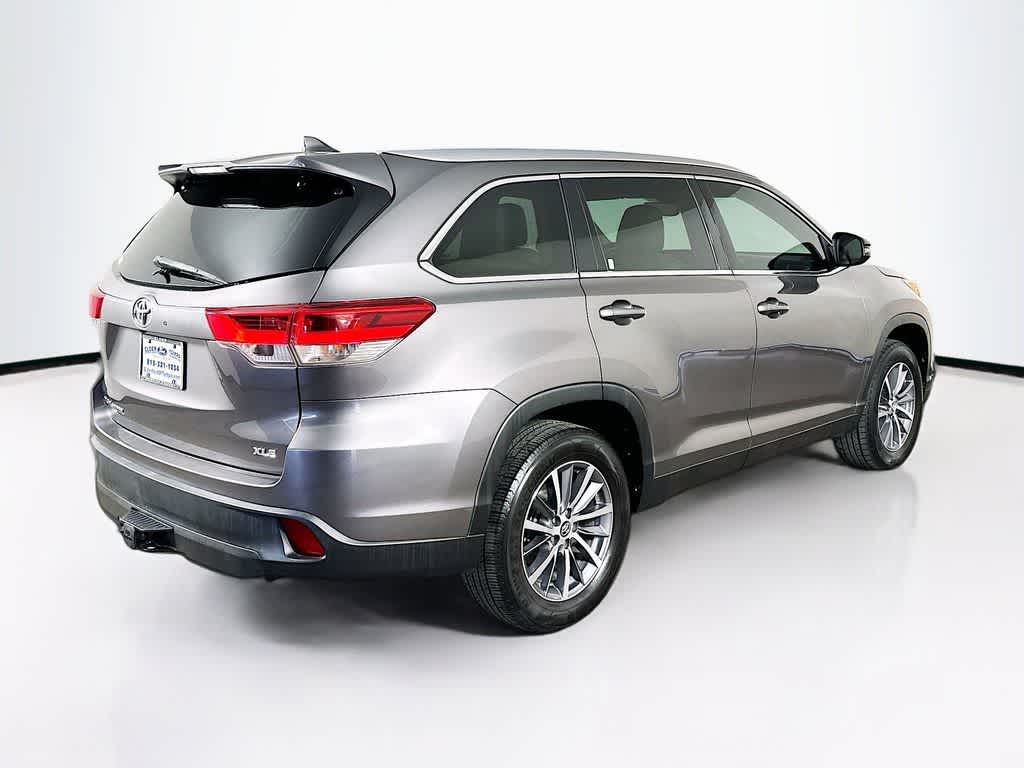 Thumbnail: 2019 Toyota Highlander - 24
