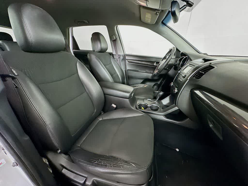 Thumbnail: 2012 Kia Sorento - 14