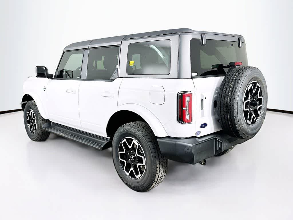 2025 Ford Bronco Outer Banks 4