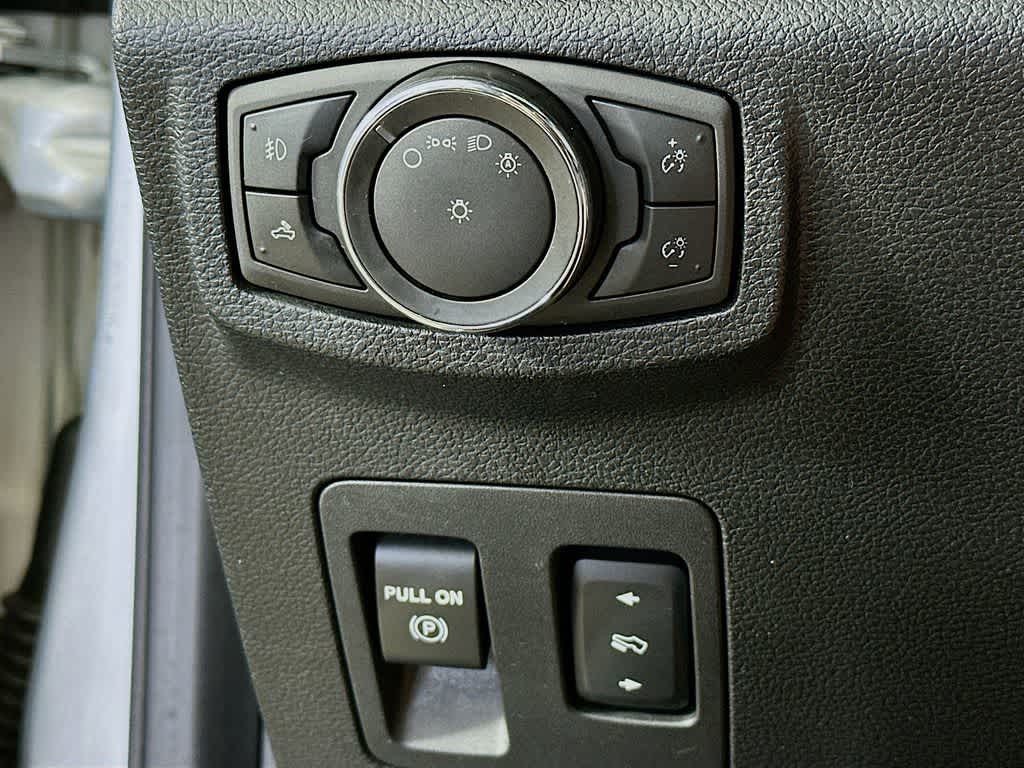 Thumbnail: 2015 Ford F-150 - 27
