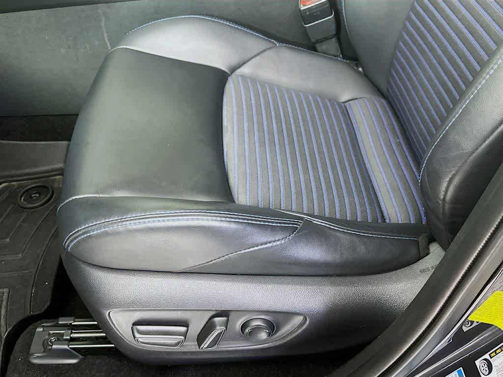 Thumbnail: 2020 Toyota RAV4 - 31