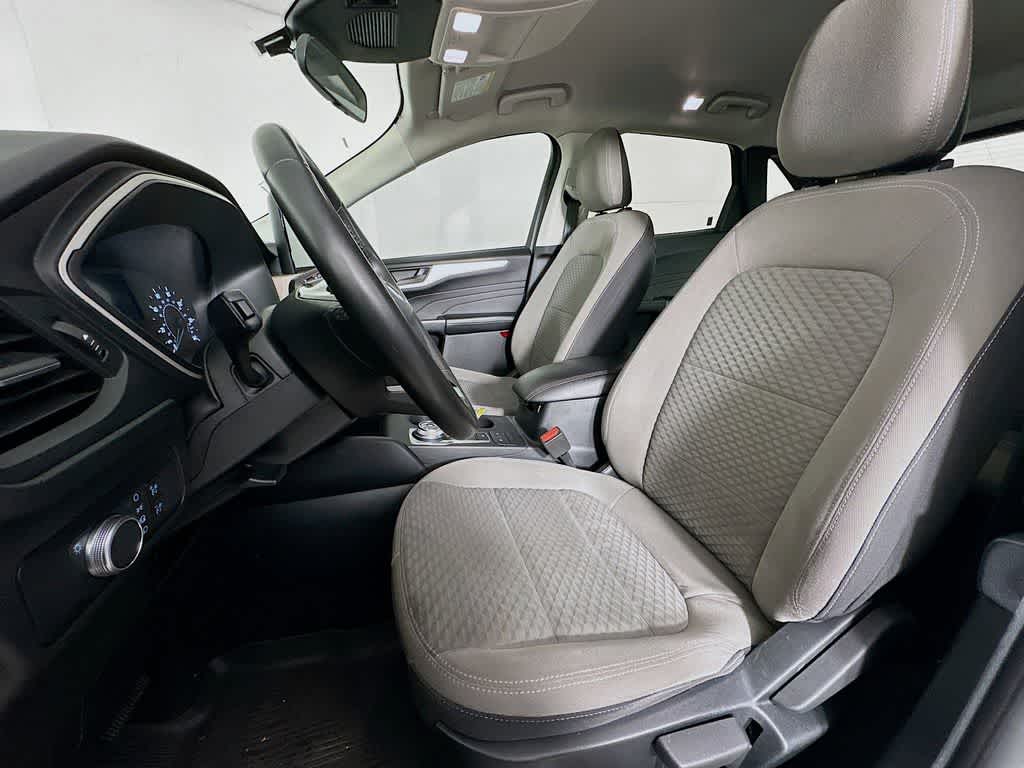 Thumbnail: 2022 Ford Escape - 11