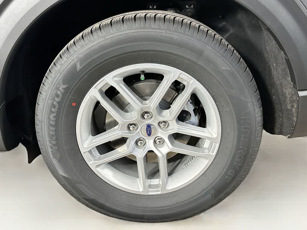 Thumbnail: 2026 Ford Explorer - 8