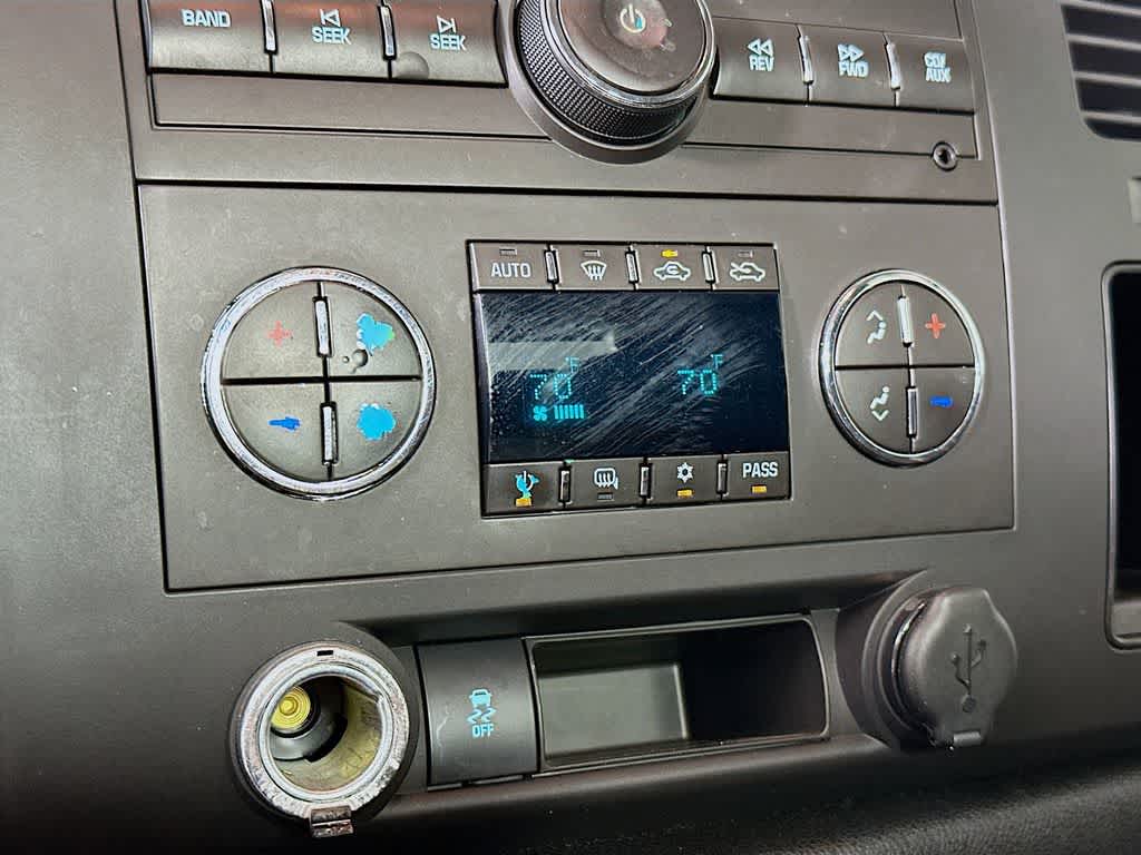 Thumbnail: 2012 Chevrolet Silverado 1500 - 17