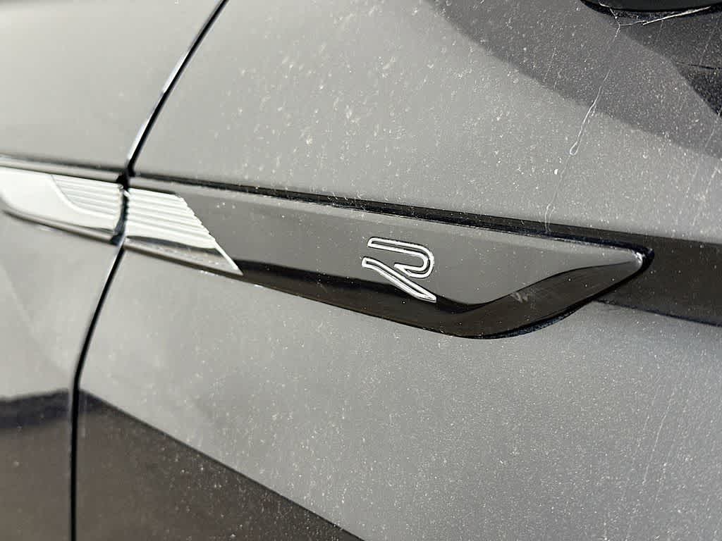 Thumbnail: 2023 Volkswagen Tiguan - 7