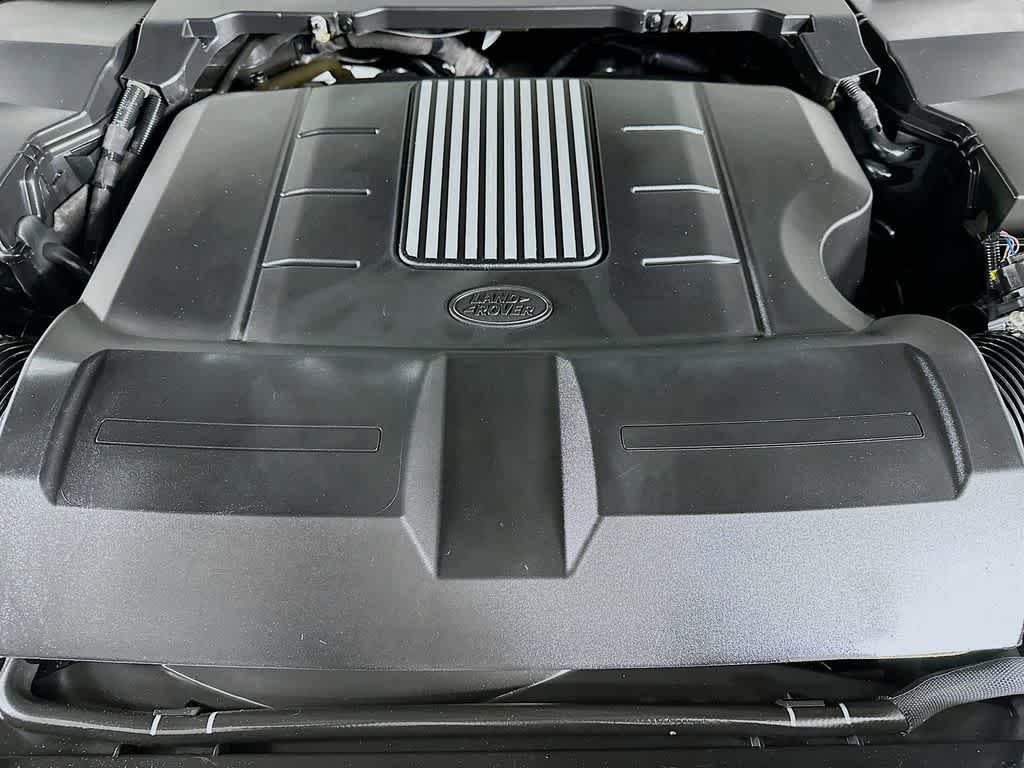 Thumbnail: 2015 Land Rover LR4 - 9