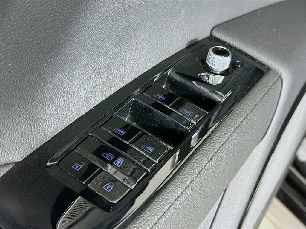 Thumbnail: 2023 Maserati Grecale - 28