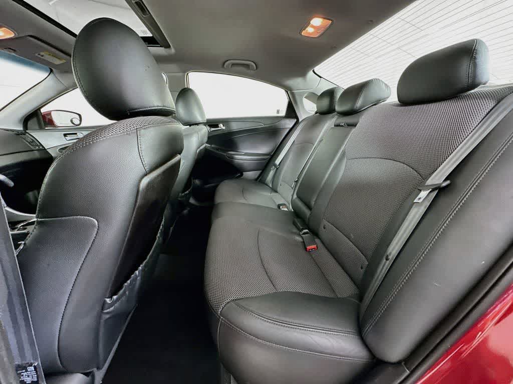 Thumbnail: 2011 Hyundai Sonata - 12