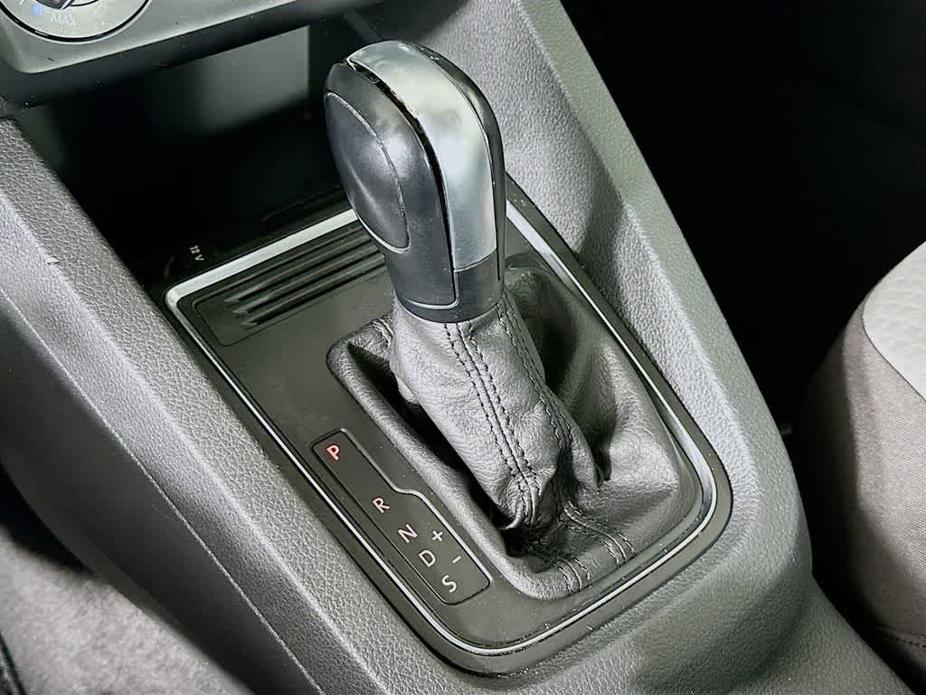 Thumbnail: 2018 Volkswagen Jetta - 18