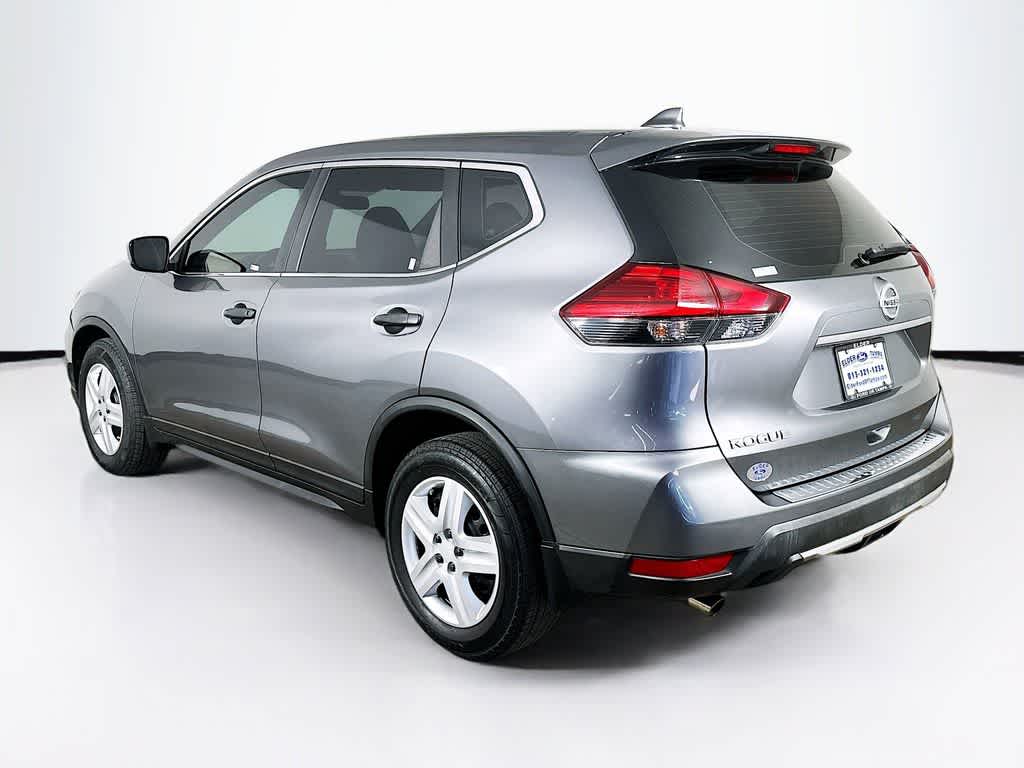 Thumbnail: 2017 Nissan Rogue - 4