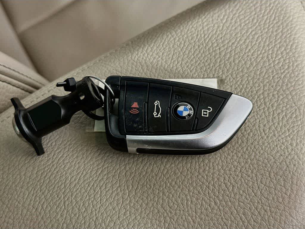 Thumbnail: 2021 BMW X1 - 21