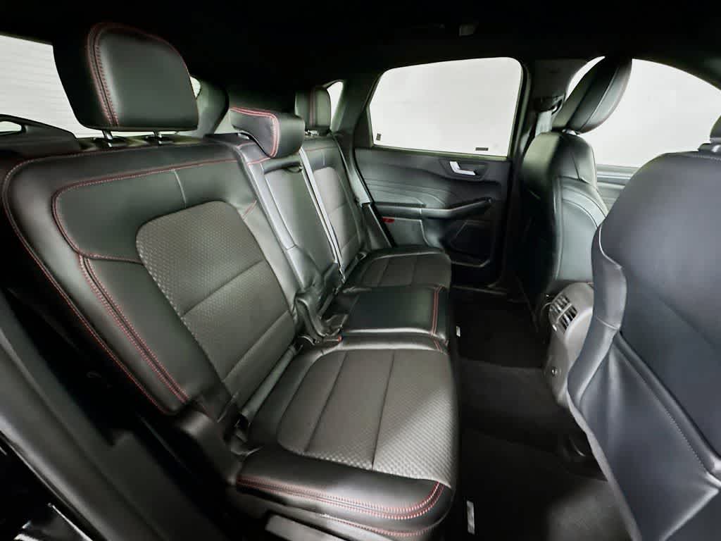 Thumbnail: 2023 Ford Escape - 31