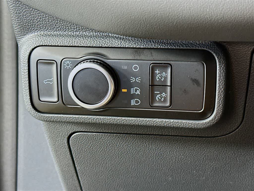 Thumbnail: 2025 Ford Explorer - 25