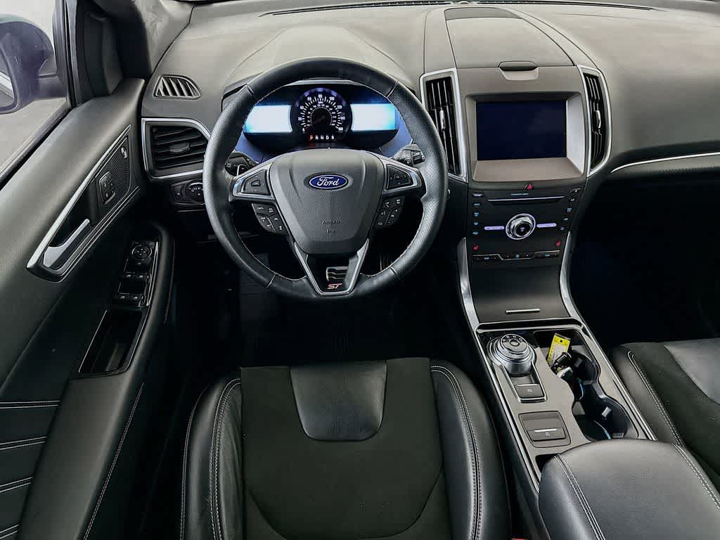 Thumbnail: 2019 Ford Edge - 10