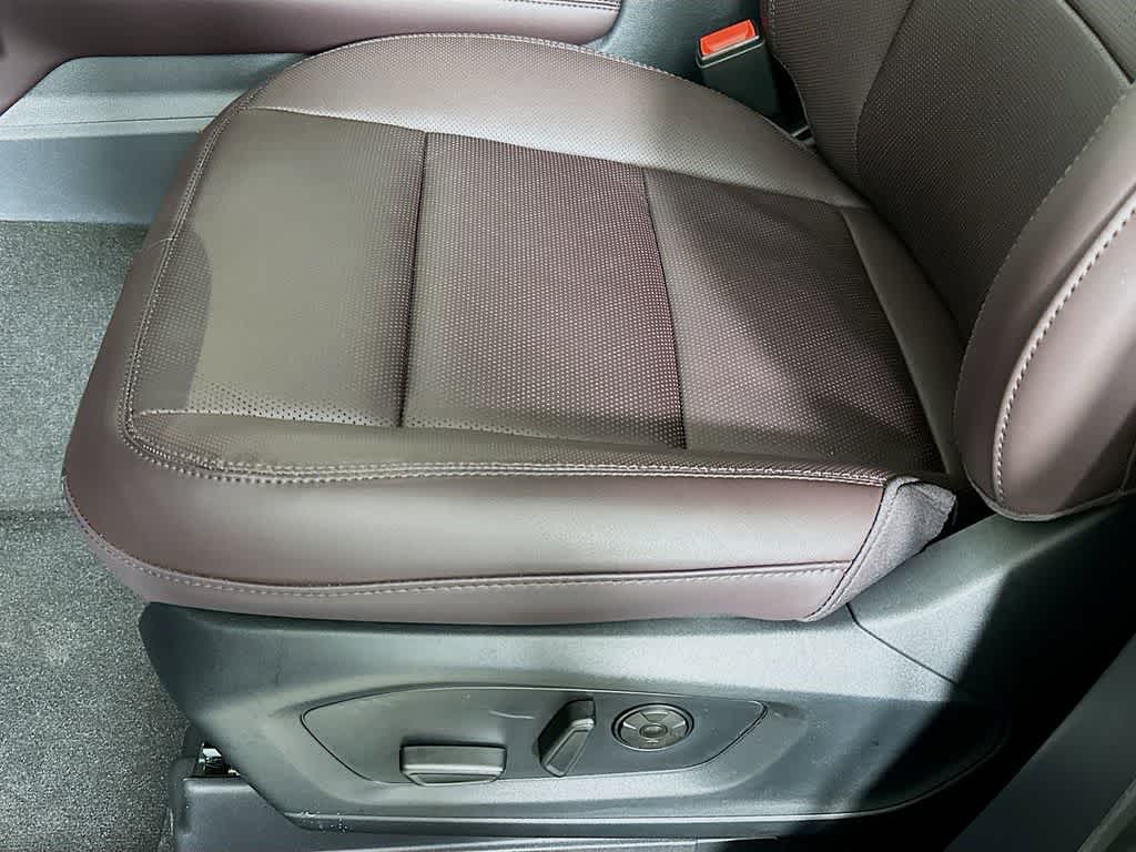 Thumbnail: 2025 Ford Explorer - 31