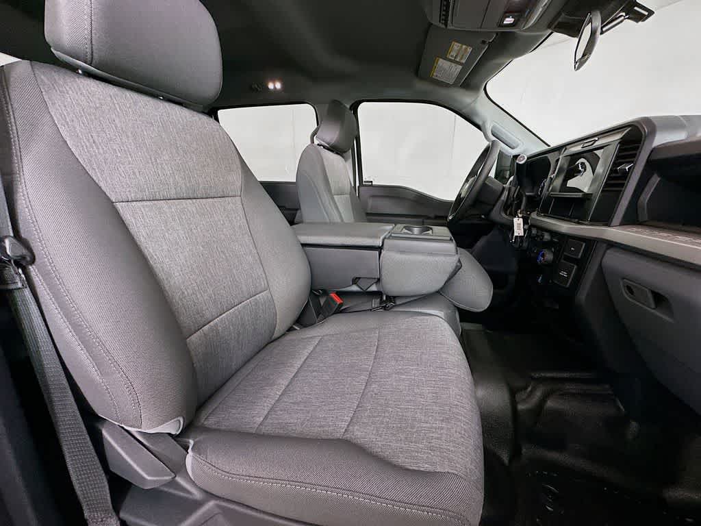 2025 Ford F-250  14