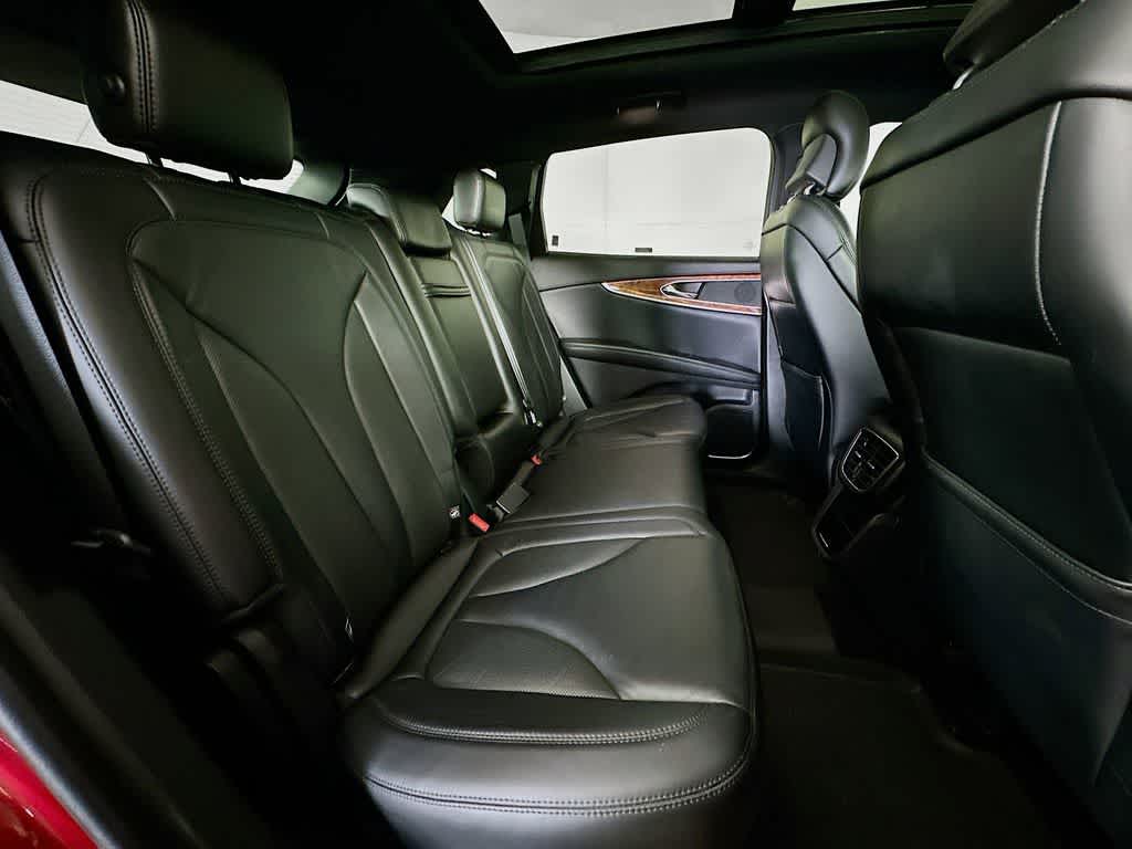 Thumbnail: 2019 Lincoln Nautilus - 33