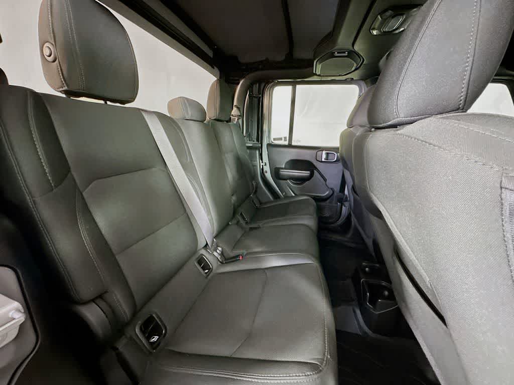 Thumbnail: 2021 Jeep Gladiator - 27