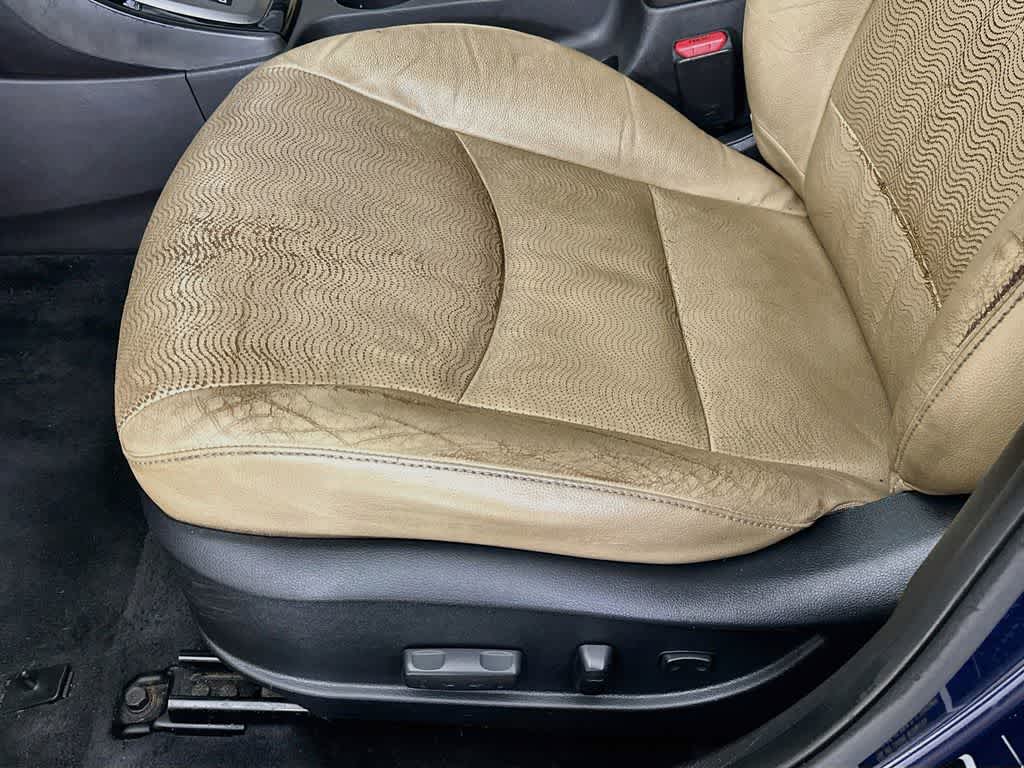 Thumbnail: 2013 Hyundai Elantra - 28