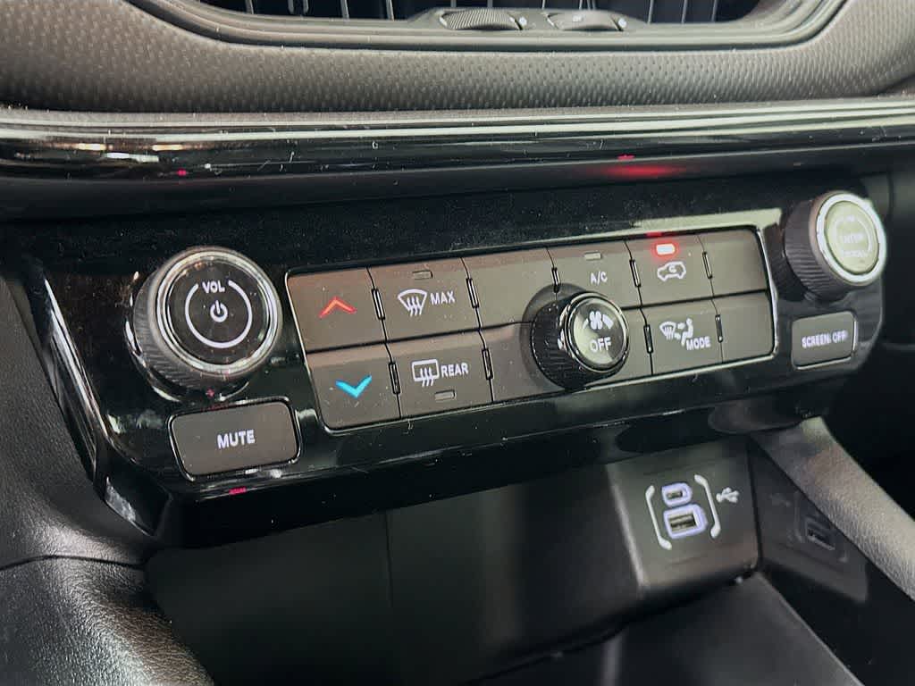 Thumbnail: 2023 Jeep Compass - 18