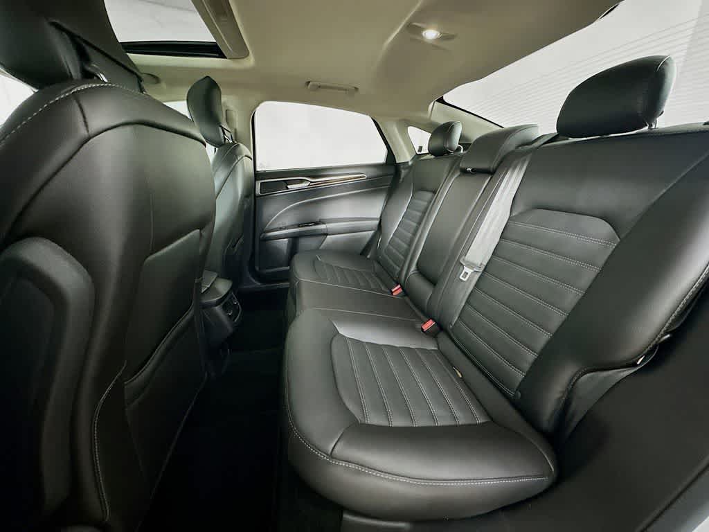 Thumbnail: 2015 Ford Fusion - 14