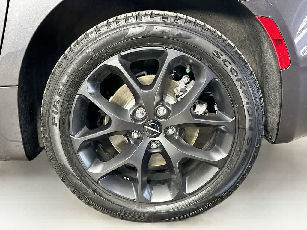 Thumbnail: 2022 Chrysler Pacifica - 8