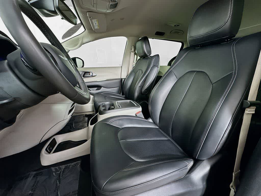 Thumbnail: 2024 Chrysler Pacifica - 12