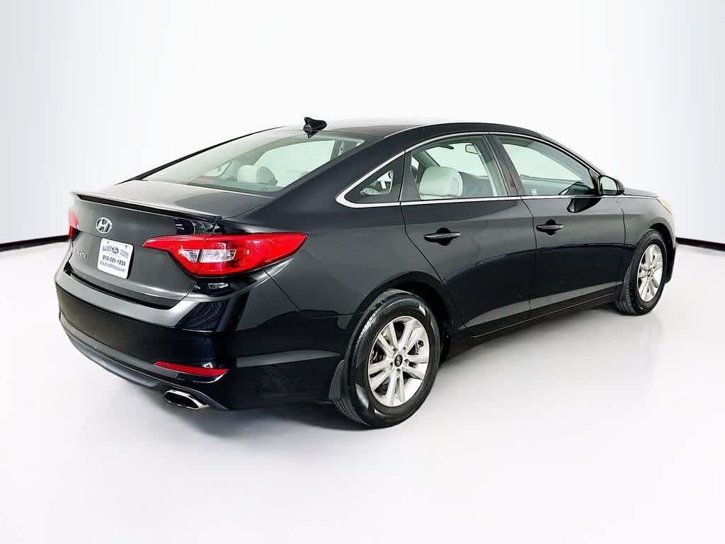 Thumbnail: 2015 Hyundai Sonata - 24