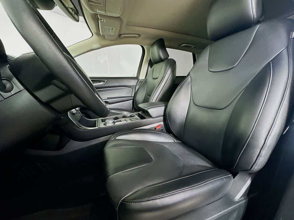 Thumbnail: 2022 Ford Edge - 12