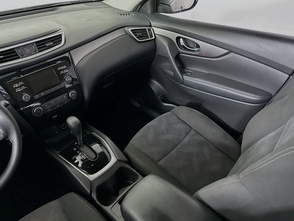 Thumbnail: 2016 Nissan Rogue - 11