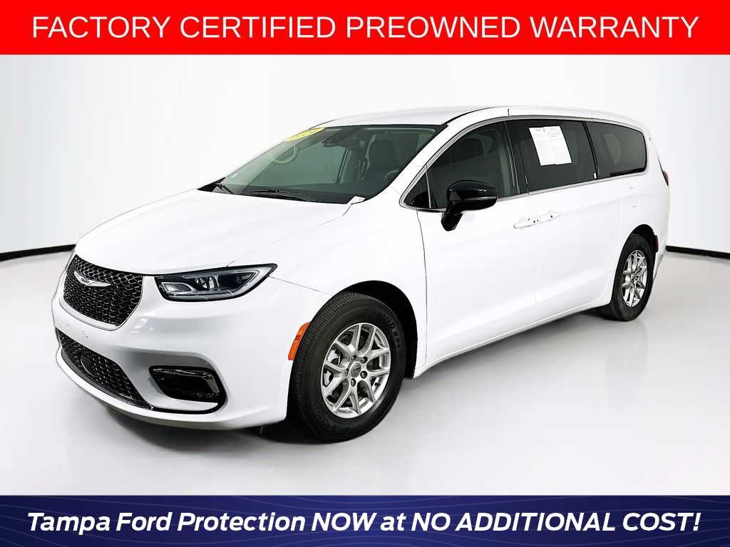 Thumbnail: 2024 Chrysler Pacifica - 1