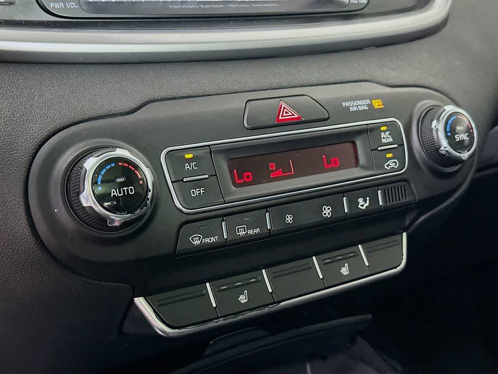 Thumbnail: 2019 Kia Sorento - 18