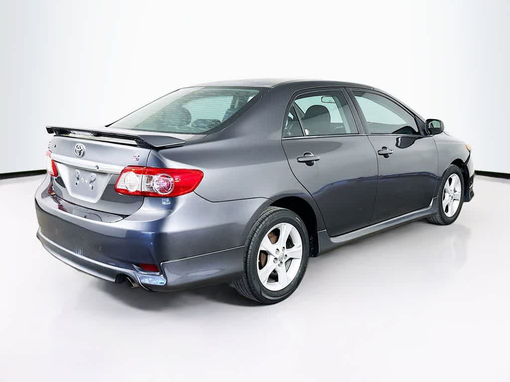 Thumbnail: 2013 Toyota Corolla - 23