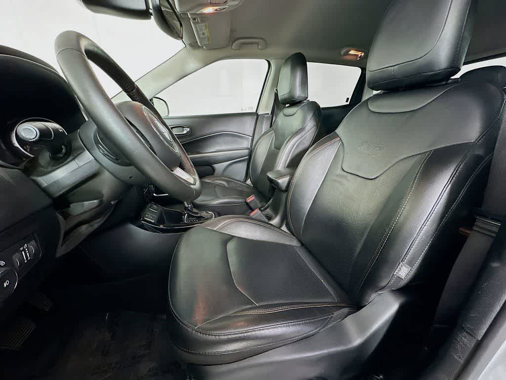 Thumbnail: 2020 Jeep Compass - 12