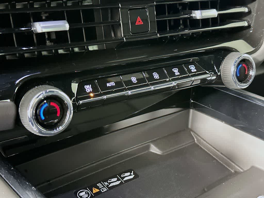 Thumbnail: 2025 Chevrolet Tahoe - 18