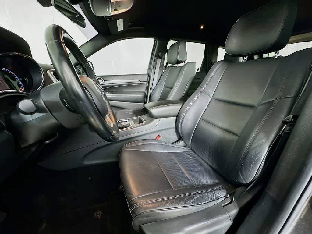 Thumbnail: 2020 Jeep Grand Cherokee - 12