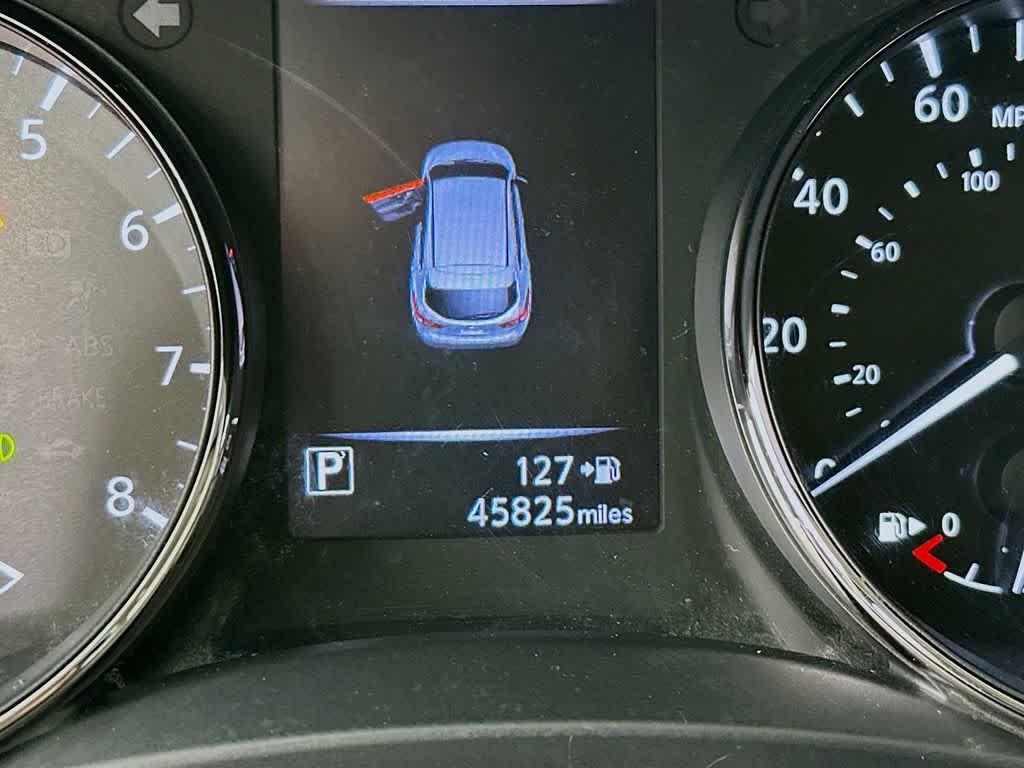 Thumbnail: 2017 Nissan Rogue Sport - 20