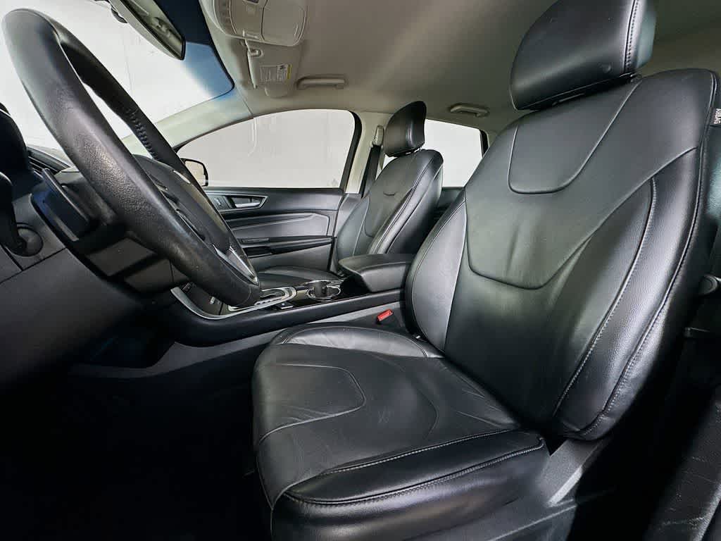 Thumbnail: 2017 Ford Edge - 12