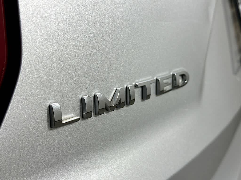 Thumbnail: 2016 Ford Explorer - 7